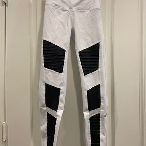 Alo Leggings